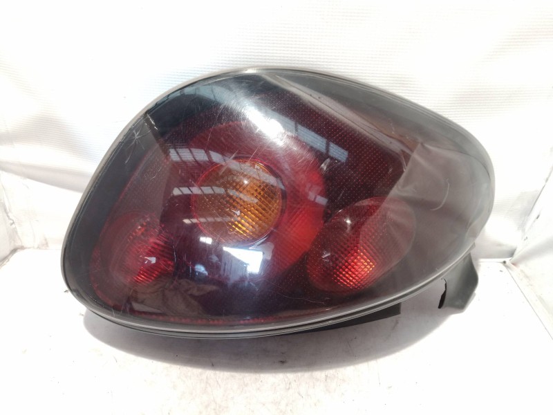 Recambio de piloto trasero derecho para fiat bravo (182) 1.6 16v / 16v 100 sx referencia OEM IAM 0046538352  