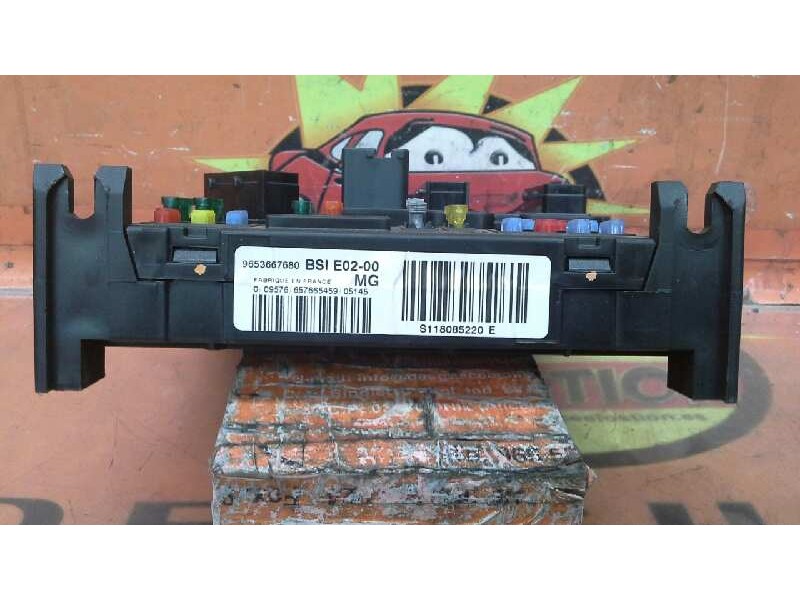 Recambio de caja reles / fusibles para peugeot 206 berlina xs referencia OEM IAM 9653667680 9653667680 9653667680