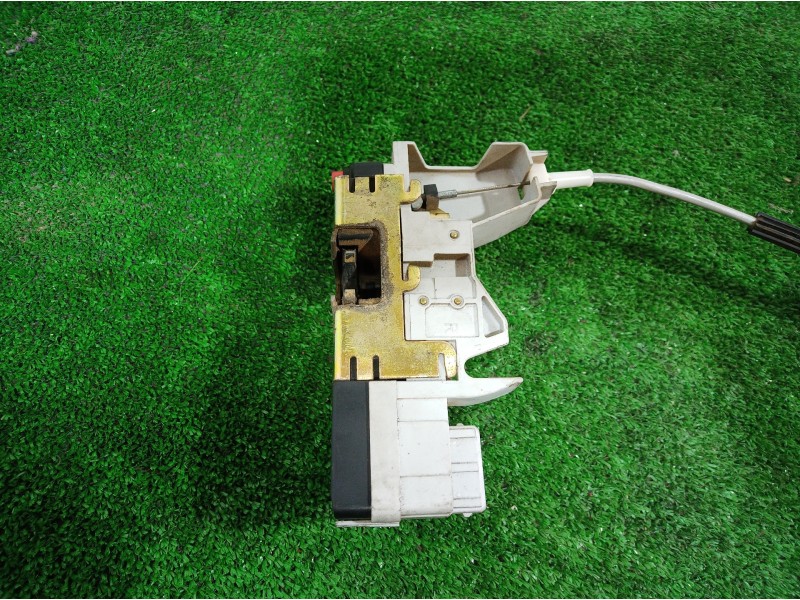 Recambio de cerradura puerta trasera derecha para renault megane ii berlina 5p referencia OEM IAM   