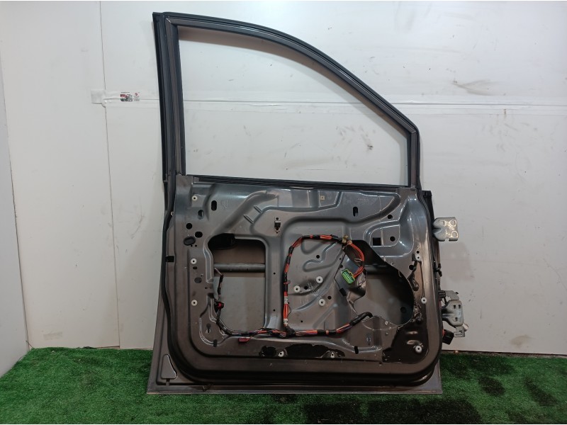 Recambio de puerta delantera izquierda para chrysler grand voyager limited referencia OEM IAM   