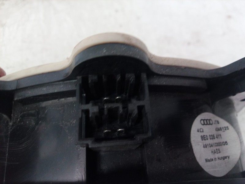 Recambio de altavoz para audi a4 berlina (8e) 2.0 tdi 16v (103kw) referencia OEM IAM 8E0035411 8E0035411 8E0035411