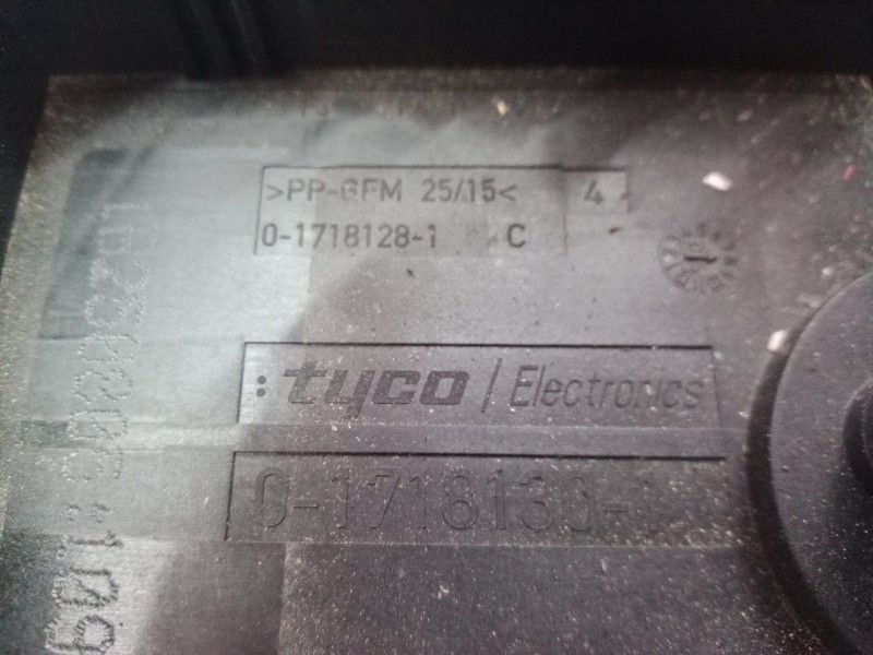 Recambio de caja reles / fusibles para volkswagen golf v berlina (1k1) conceptline (e) referencia OEM IAM 017181301 017181301 01