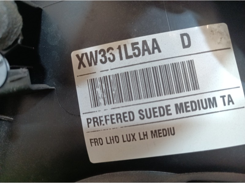 Recambio de guarnecido puerta delantera izquierda para chrysler grand voyager limited referencia OEM IAM  XW331L5AA XW331L5AA