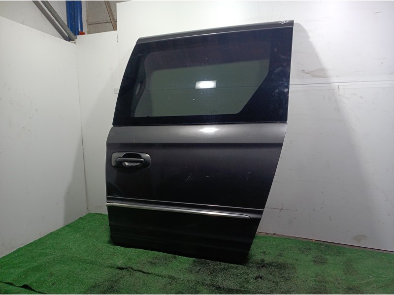 Recambio de puerta lateral corredera izquierda para chrysler grand voyager limited referencia OEM IAM   