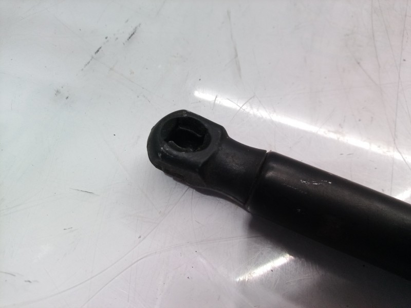 Recambio de amortiguadores capo para renault clio i fase i+ii (b/c57) referencia OEM IAM   