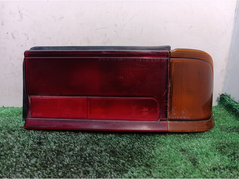 Recambio de piloto trasero derecho para mitsubishi colt (cj0) 1300 glx referencia OEM IAM 0438557R 0438557R 0438557