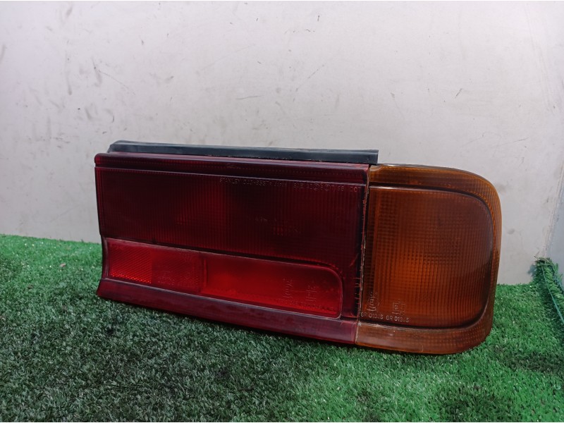 Recambio de piloto trasero derecho para mitsubishi colt (cj0) 1300 glx referencia OEM IAM 0438557R 0438557R 0438557