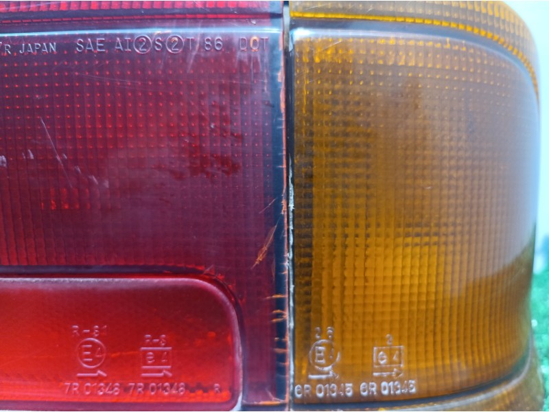 Recambio de piloto trasero derecho para mitsubishi colt (cj0) 1300 glx referencia OEM IAM 0438557R 0438557R 0438557