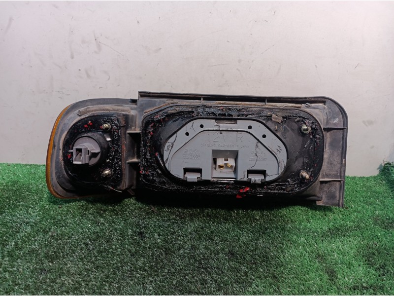 Recambio de piloto trasero derecho para mitsubishi colt (cj0) 1300 glx referencia OEM IAM 0438557R 0438557R 0438557