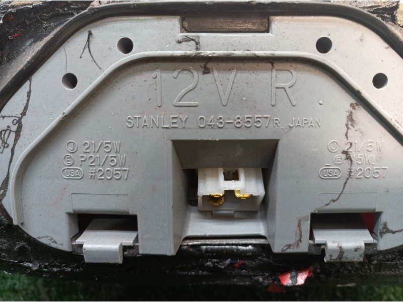 Recambio de piloto trasero derecho para mitsubishi colt (cj0) 1300 glx referencia OEM IAM 0438557R 0438557R 0438557