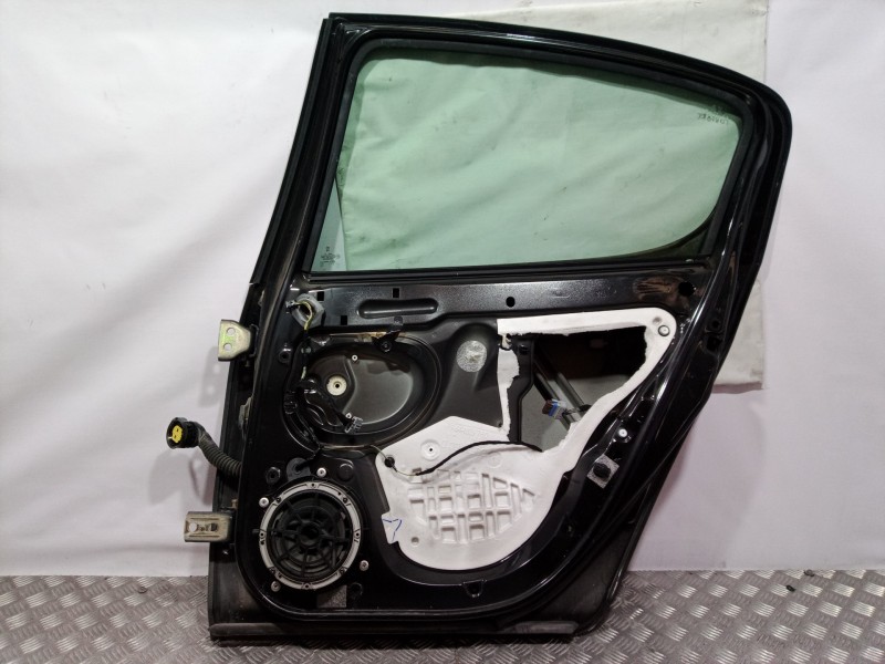 Recambio de puerta trasera derecha para peugeot 407 st confort referencia OEM IAM   