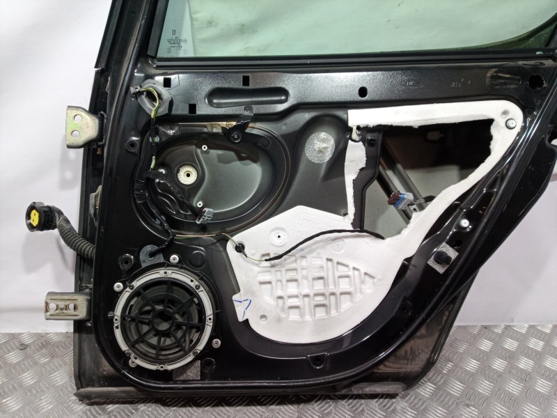 Recambio de puerta trasera derecha para peugeot 407 st confort referencia OEM IAM   