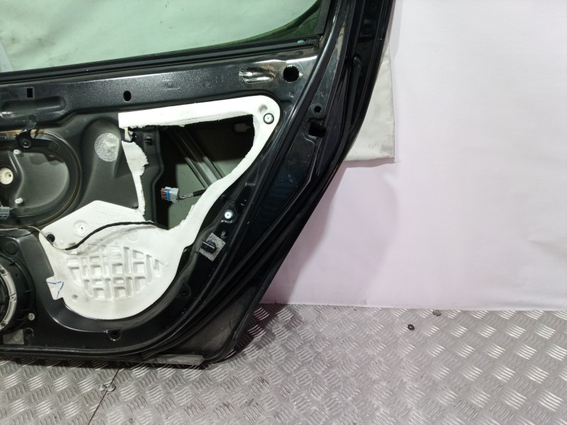 Recambio de puerta trasera derecha para peugeot 407 st confort referencia OEM IAM   
