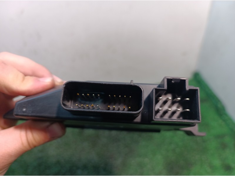 Recambio de centralita cierre para chrysler grand voyager limited referencia OEM IAM  P04686687AQ P04686687