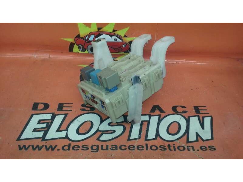 Recambio de caja reles / fusibles para toyota prius (nhw20) basis referencia OEM IAM 8262047040 8262047040 8262047040