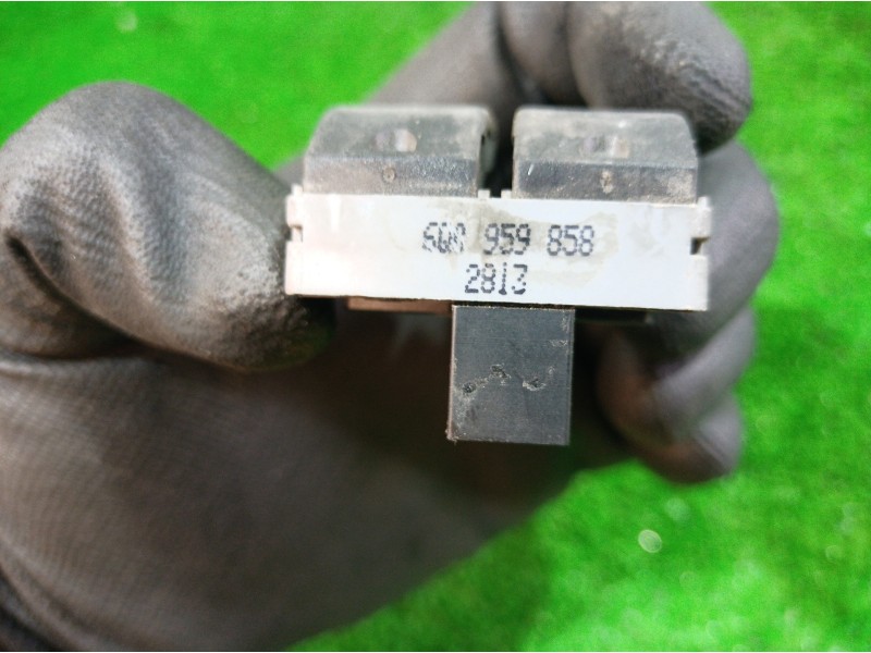 Recambio de mando elevalunas delantero izquierdo para seat ibiza (6l1) referencia OEM IAM 6Q0959858 6Q0959858 6Q0959858