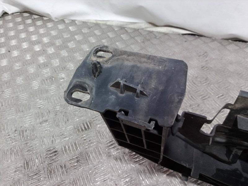 Recambio de defensa delantera para peugeot 207 confort referencia OEM IAM 9649583180 9649583180 9649583180