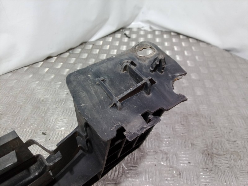 Recambio de defensa delantera para peugeot 207 confort referencia OEM IAM 9649583180 9649583180 9649583180