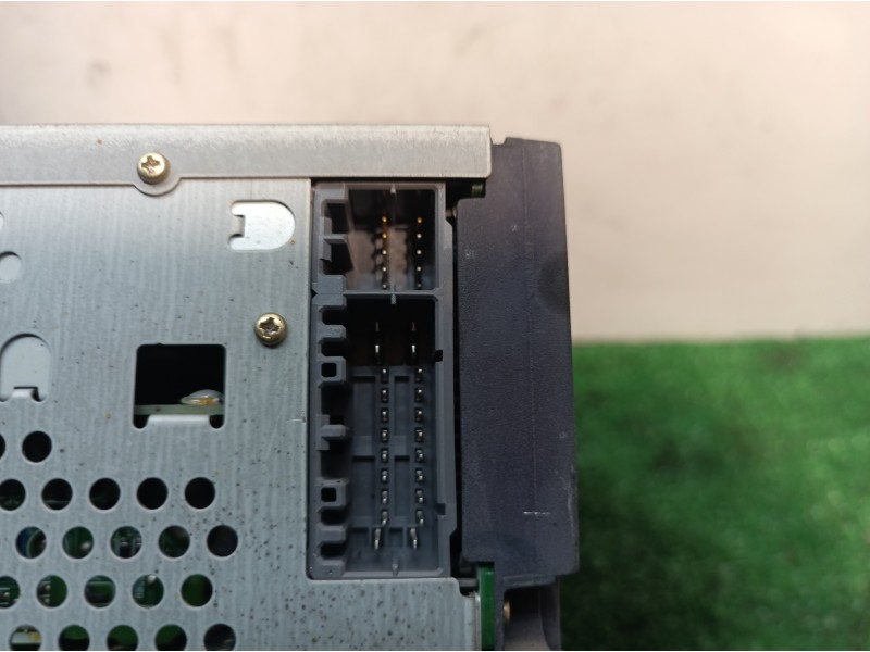 Recambio de sistema audio / radio cd para chrysler grand voyager limited referencia OEM IAM  P05064385AF P05064385