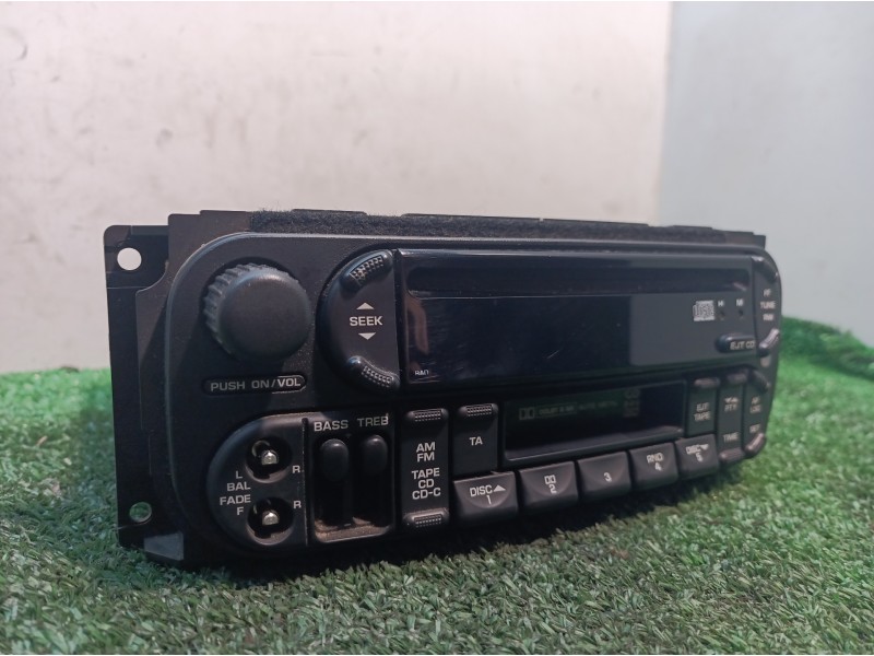 Recambio de sistema audio / radio cd para chrysler grand voyager limited referencia OEM IAM  P05064385AF P05064385