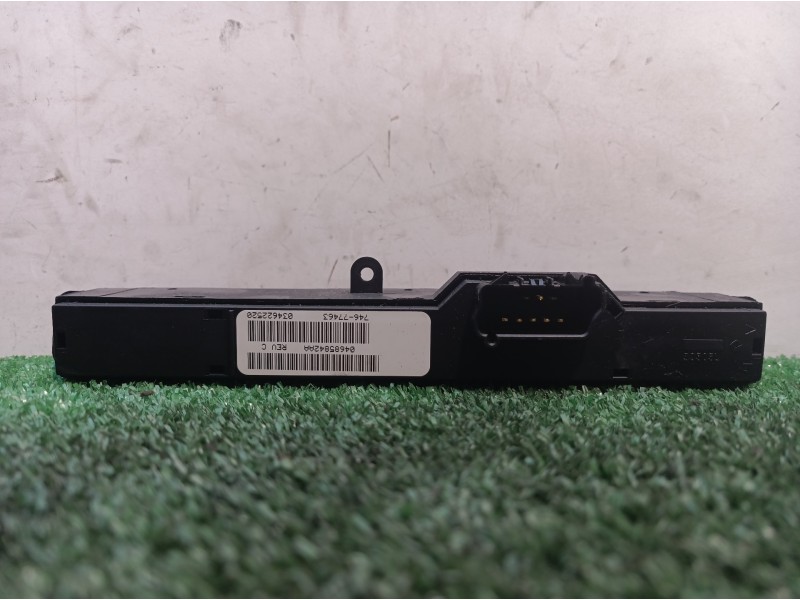 Recambio de warning para chrysler grand voyager limited referencia OEM IAM  04685842AA 04685842