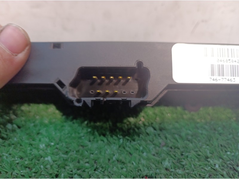 Recambio de warning para chrysler grand voyager limited referencia OEM IAM  04685842AA 04685842