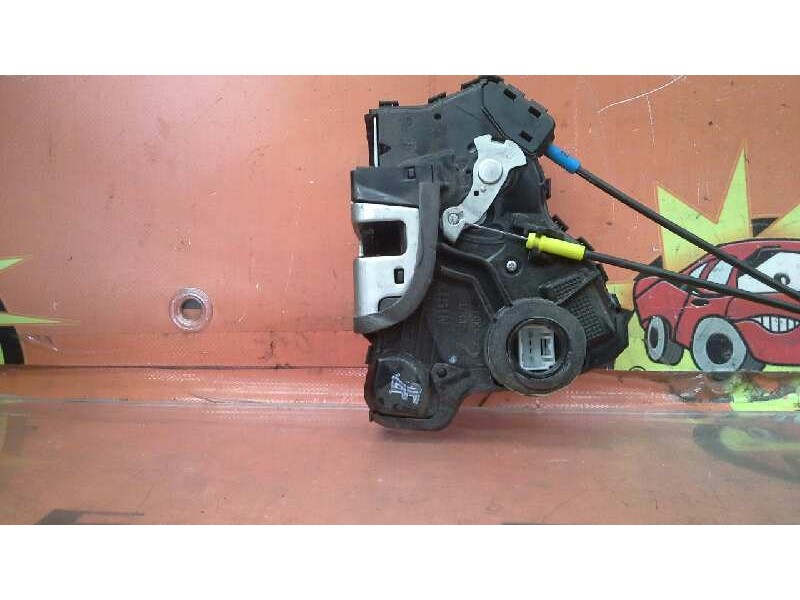 Recambio de cerradura puerta delantera derecha para toyota auris sport referencia OEM IAM   