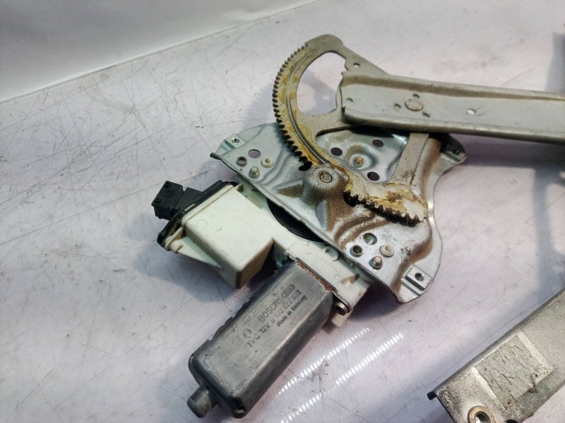 Recambio de elevalunas delantero derecho para toyota corolla (e12) referencia OEM IAM 0130822032 0130822032 0130822032