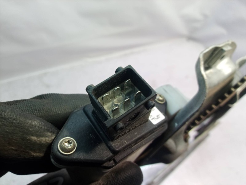 Recambio de elevalunas delantero derecho para toyota corolla (e12) referencia OEM IAM 0130822032 0130822032 0130822032