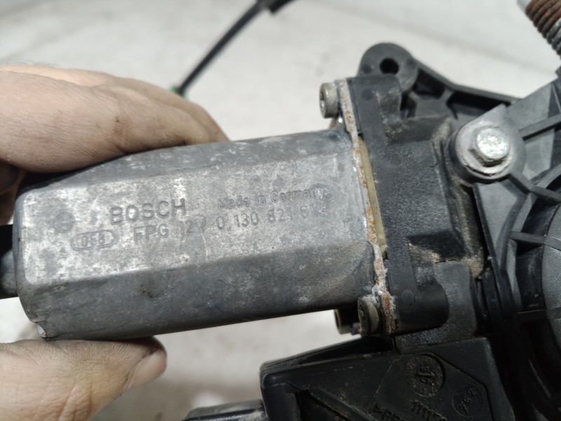 Recambio de elevalunas delantero izquierdo para peugeot 406 berlina (s1/s2) stdt referencia OEM IAM 111169 111169 111169