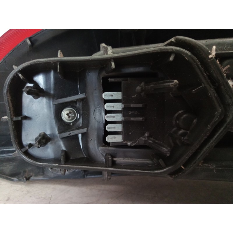 Recambio de piloto trasero derecho para opel corsa c sri referencia OEM IAM 09114337 09114337 09114337
