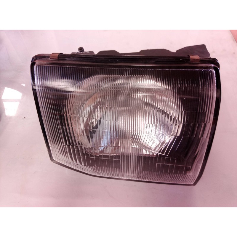 Recambio de faro derecho para mitsubishi montero (v20/v40) 2500 td gl (2-ptas.) referencia OEM IAM  11037753 11037747