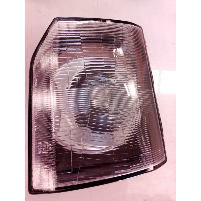 Recambio de faro derecho para mitsubishi montero (v20/v40) 2500 td gl (2-ptas.) referencia OEM IAM  11037753 11037747