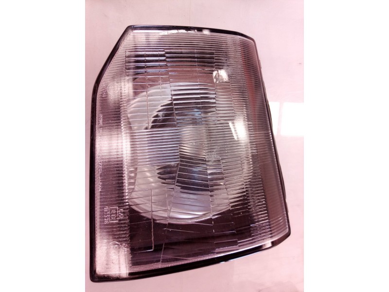 Recambio de faro derecho para mitsubishi montero (v20/v40) 2500 td gl (2-ptas.) referencia OEM IAM  11037753 11037747