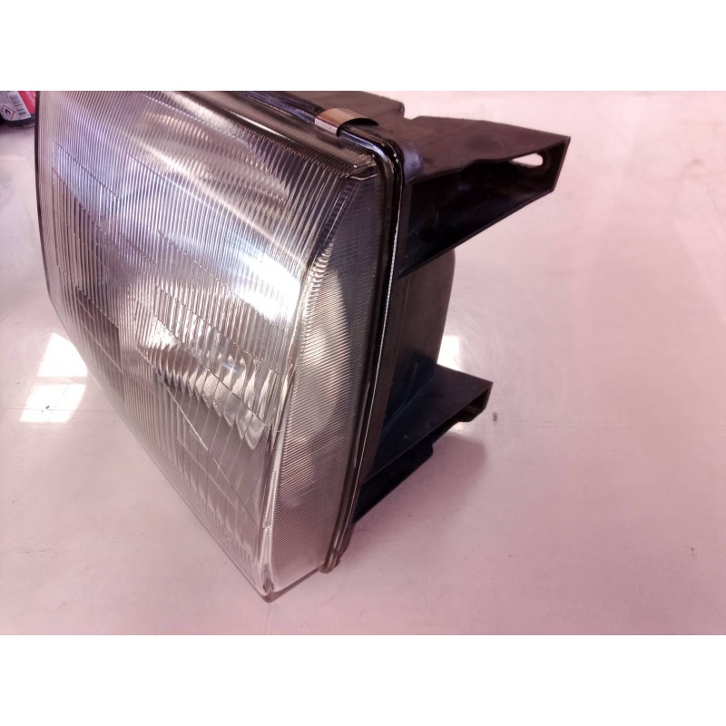 Recambio de faro derecho para mitsubishi montero (v20/v40) 2500 td gl (2-ptas.) referencia OEM IAM  11037753 11037747