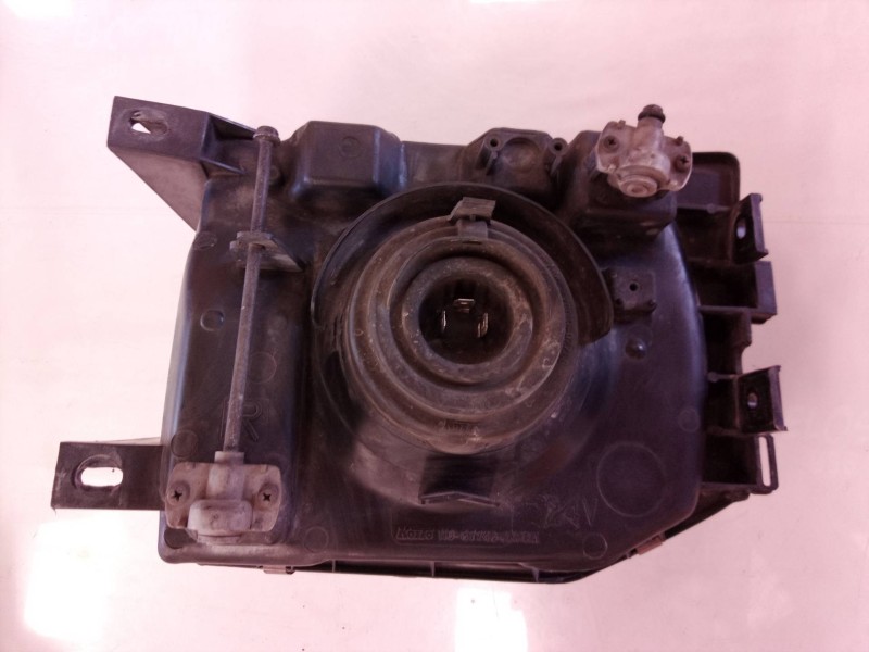 Recambio de faro derecho para mitsubishi montero (v20/v40) 2500 td gl (2-ptas.) referencia OEM IAM  11037753 11037747