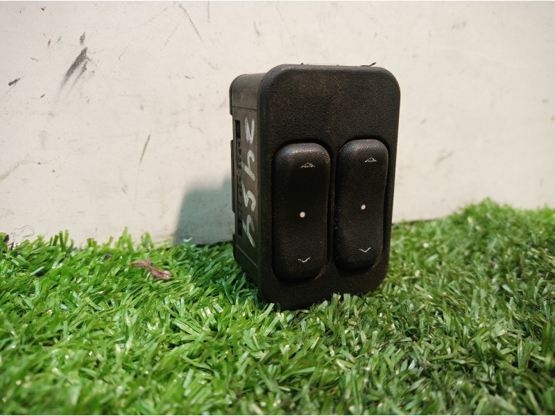 Recambio de maneta elevalunas delantera izquierda para opel meriva blue line referencia OEM IAM 13363202 13363202 24409205