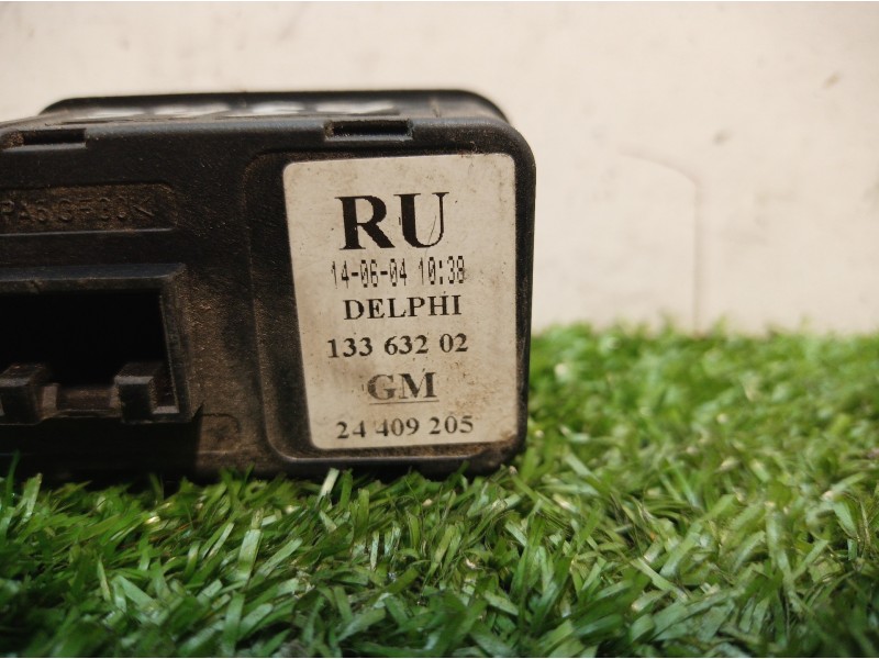 Recambio de maneta elevalunas delantera izquierda para opel meriva blue line referencia OEM IAM 13363202 13363202 24409205