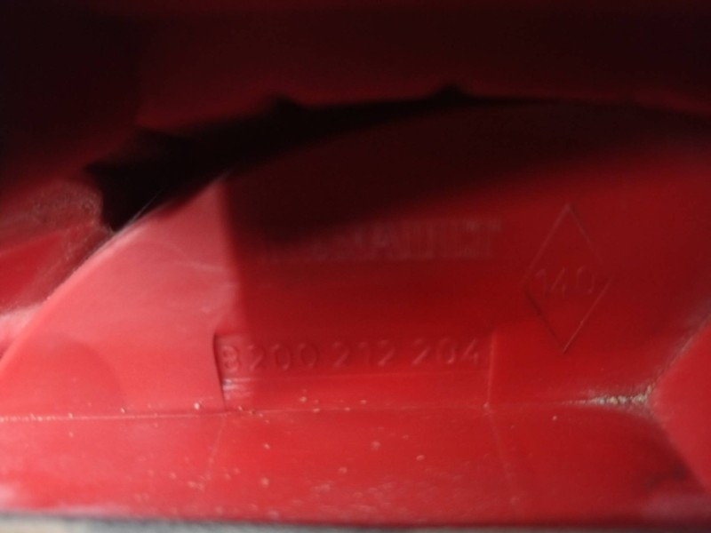 Recambio de piloto trasero derecho para renault modus confort dynamique referencia OEM IAM 8200212204 8200212204 8200212204