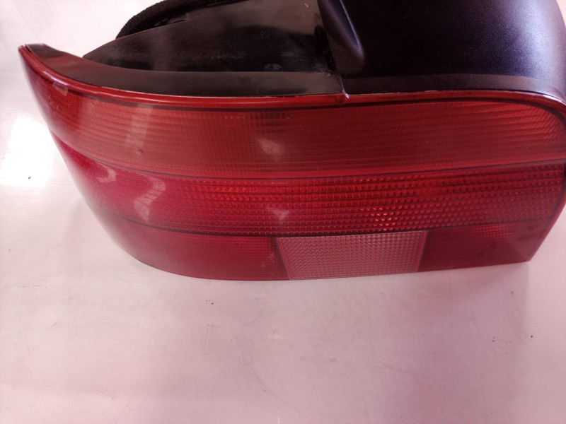 Recambio de piloto trasero izquierdo para bmw serie 5 berlina (e39) 530d referencia OEM IAM 8358031 2VP00724001 14603300