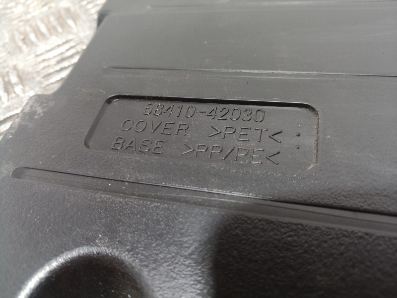 Recambio de bandeja trasera para toyota rav 4 (a3) executive referencia OEM IAM 5841042030 5841042030 58410