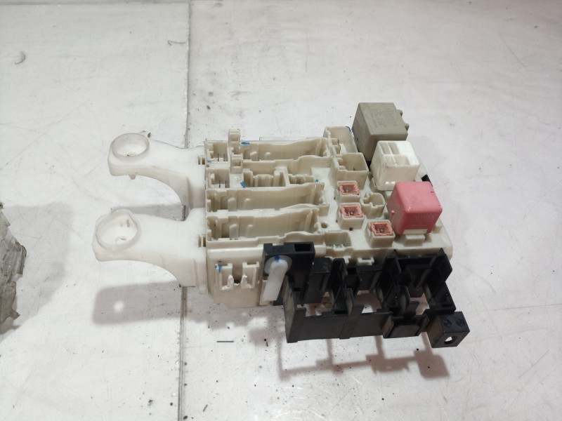 Recambio de caja reles / fusibles para toyota rav 4 (a3) executive referencia OEM IAM 8273042011 8273042011 8273042011