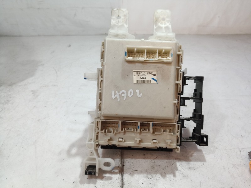 Recambio de caja reles / fusibles para toyota rav 4 (a3) executive referencia OEM IAM 8273042011 8273042011 8273042011