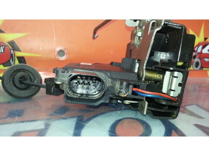 Recambio de cerradura puerta trasera izquierda para audi a4 avant (8e) 2.5 tdi (114kw) referencia OEM IAM   