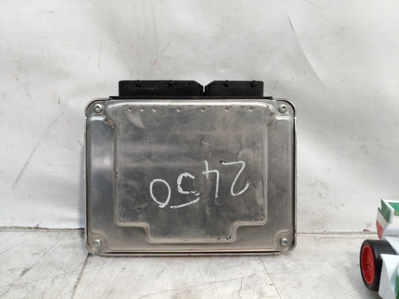 Recambio de centralita motor uce para volkswagen passat berlina (3b3) highline referencia OEM IAM 038906019KD 038906019KD 028101