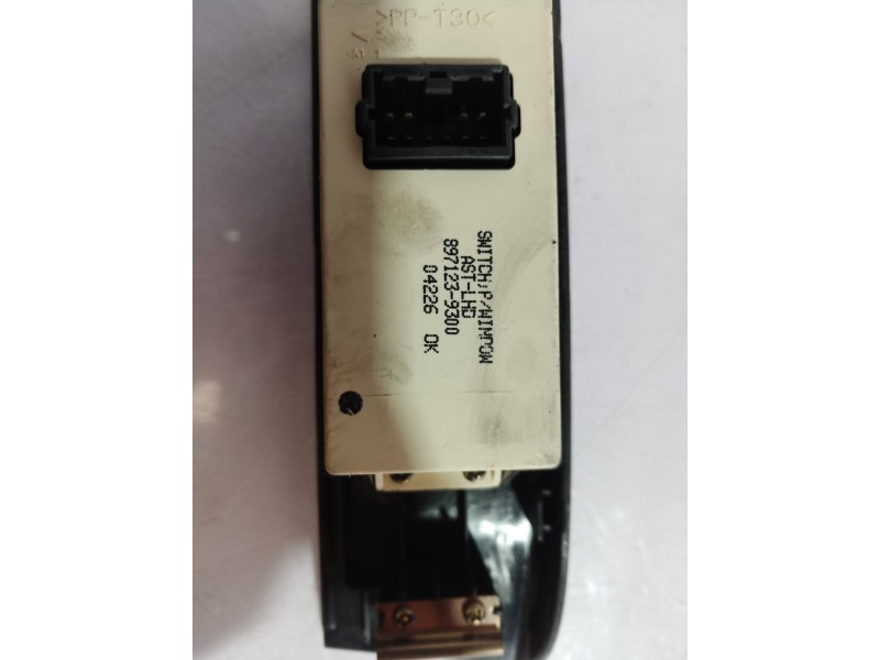 Recambio de mando elevalunas delantero derecho para isuzu rodeo referencia OEM IAM 8971239300 8971239300 8971239300