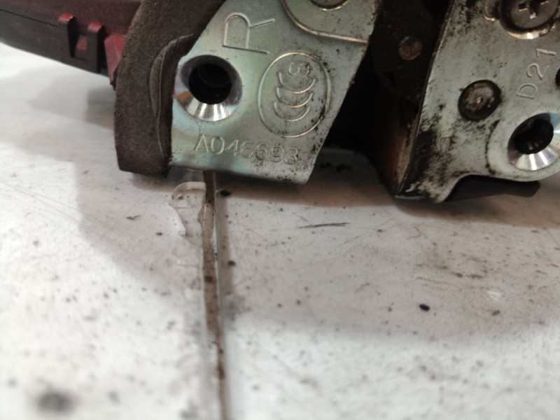 Recambio de cerradura maletero / porton para toyota rav 4 (a3) executive referencia OEM IAM A046693 A046693 A046693