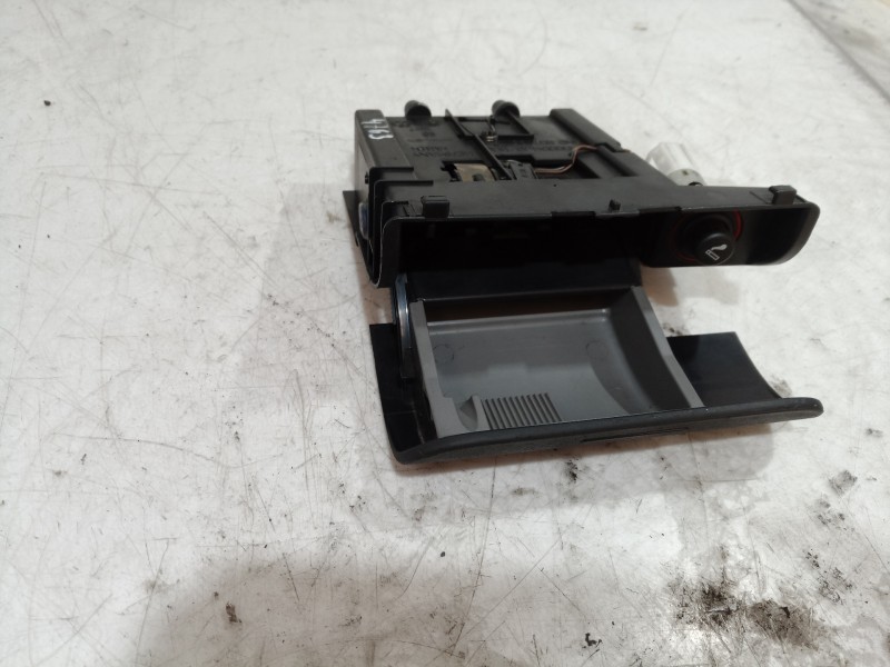 Recambio de cenicero para audi tt (8n3/8n9) 1.8 t coupe (110kw) referencia OEM IAM 8N0857951 8N0857951 8N0857951