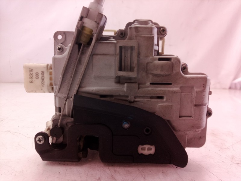 Recambio de cerradura puerta delantera derecha para audi a6 berlina (4f2) 3.0 tdi quattro (165kw) referencia OEM IAM 4F1837016  