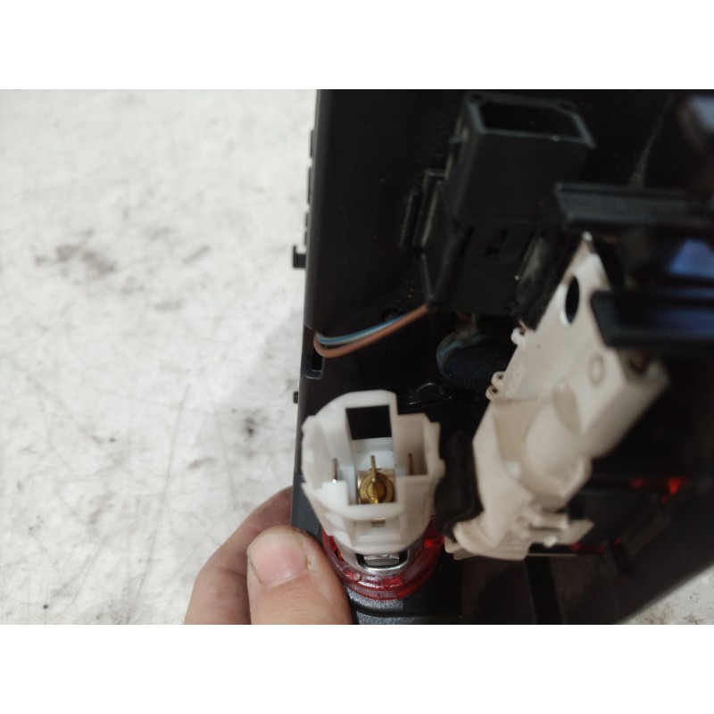 Recambio de cenicero para audi tt (8n3/8n9) 1.8 t coupe (110kw) referencia OEM IAM 8N0857951 8N0857951 8N0857951